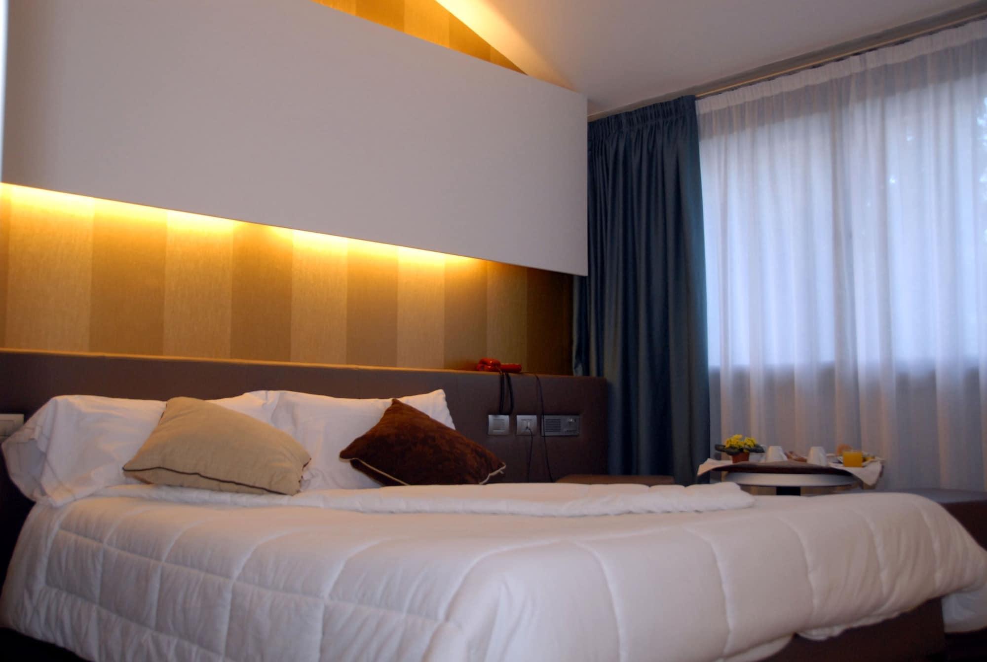 Green Hotel Motel Vergiate Exterior photo