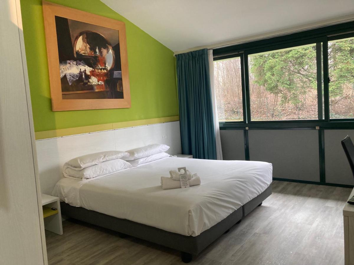 Green Hotel Motel Vergiate Exterior photo