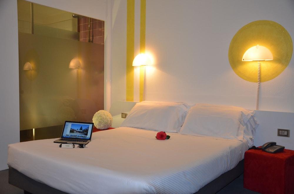 Green Hotel Motel Vergiate Exterior photo