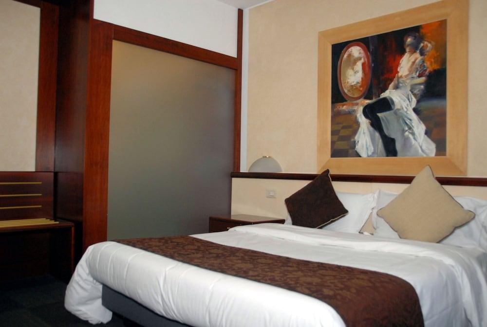 Green Hotel Motel Vergiate Exterior photo