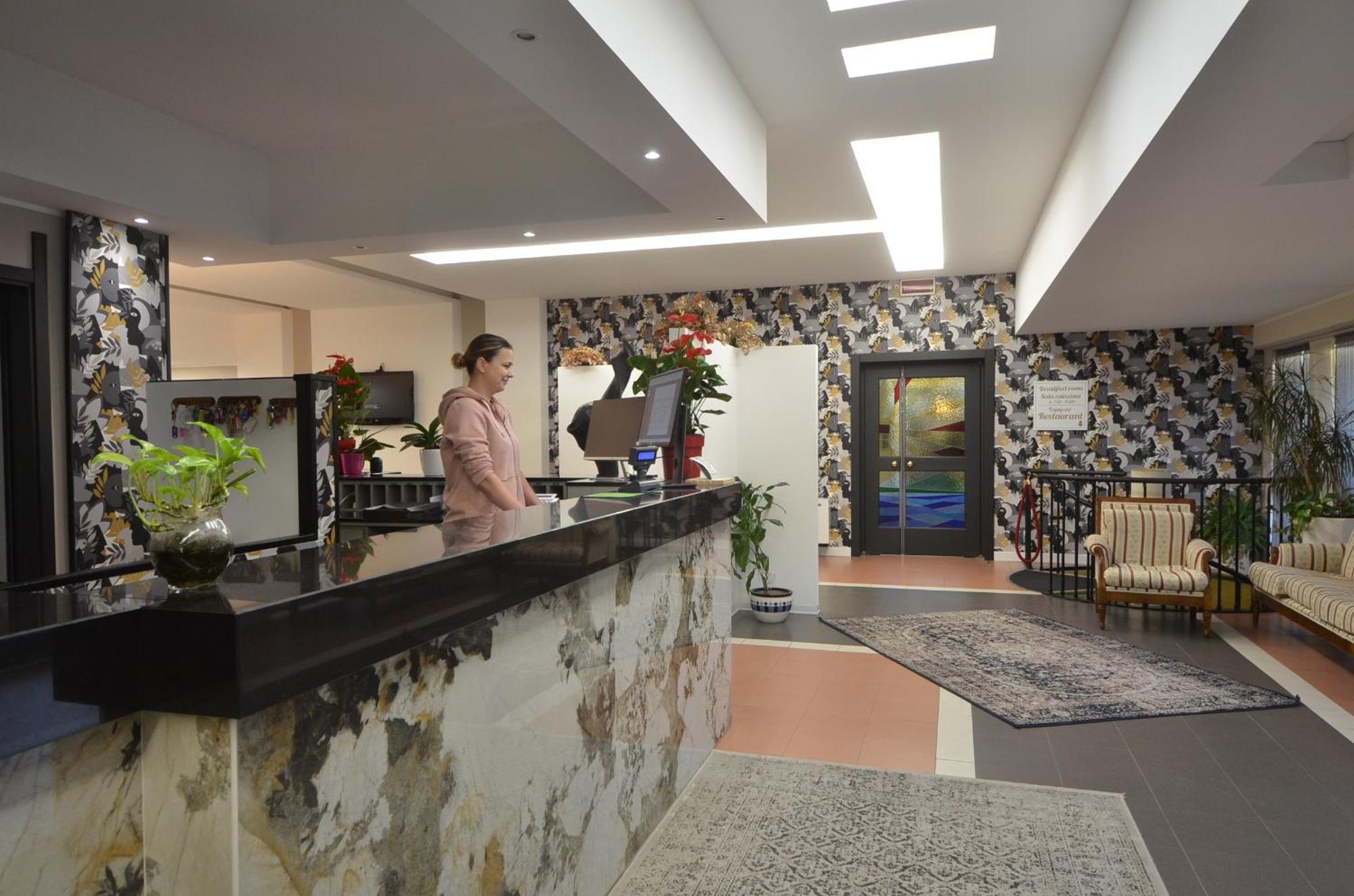 Green Hotel Motel Vergiate Exterior photo