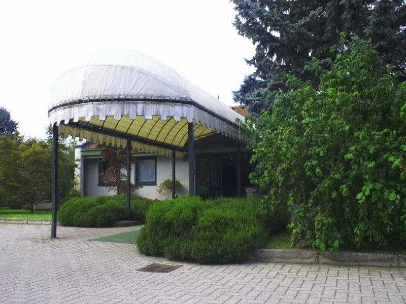 Green Hotel Motel Vergiate Exterior photo