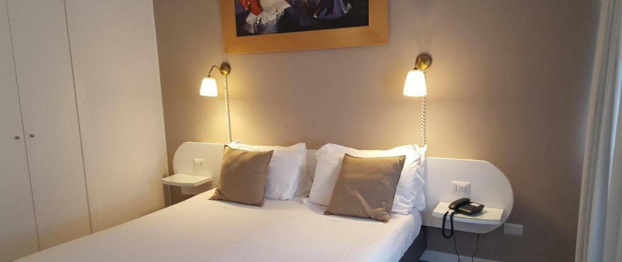 Green Hotel Motel Vergiate Exterior photo